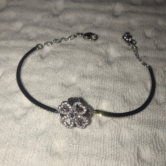 Authentic Swarovski four leaf clover bracelet - Picture 3 of 10
